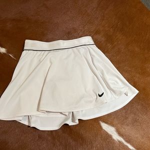 Womens XS white Nike Tennis Skirt.  GUC